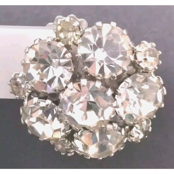 Weiss Brooch Clip-on Earrings Set Vintage Crystal Rhinestones Floral Silvertone - Picture 4 of 8